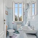 Vatican Oasis - Garden View Balcony & Full Kitchen * Rom