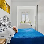 Vatican Oasis - Garden View Balcony & Full Kitchen Rom