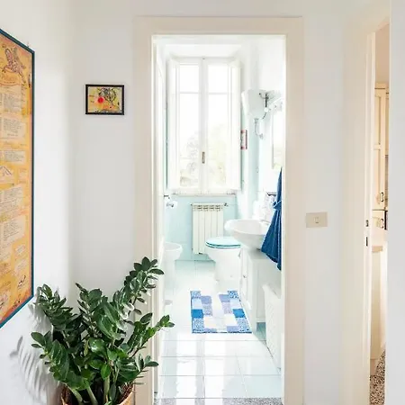 Bright Vatican Suite With Balcony, Garden View And Full Kitchen Apartmán *