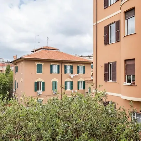 Bright Vatican Suite With Balcony, Garden View And Full Kitchen * Řím