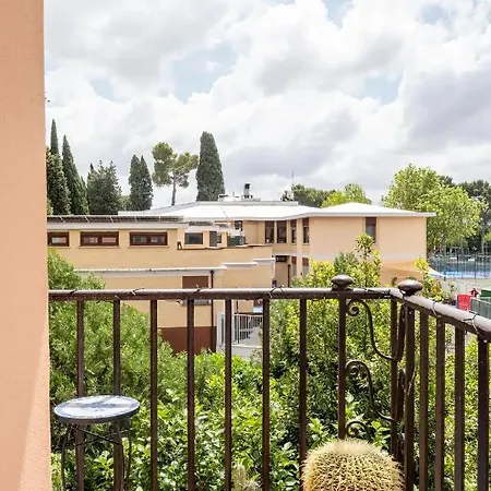 Bright Vatican Suite With Balcony, Garden View And Full Kitchen *
