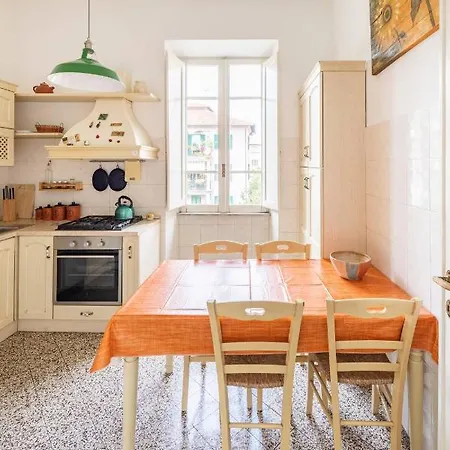 Bright Vatican Suite With Balcony, Garden View And Full Kitchen * Roma