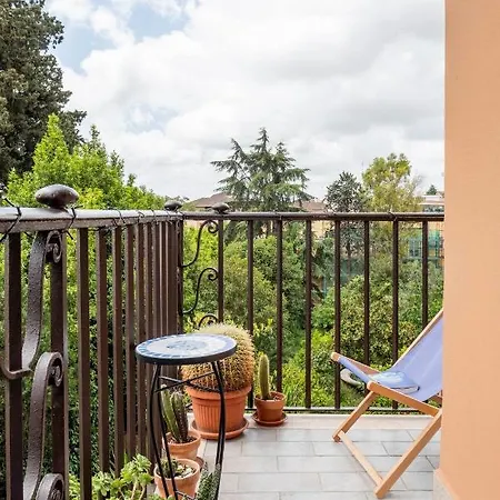 Apartmán Bright Vatican Suite With Balcony, Garden View And Full Kitchen Řím