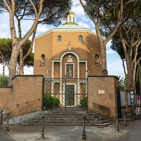 Daire Bright Vatican Suite With Balcony, Garden View And Full Kitchen *