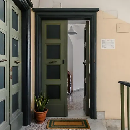 Bright Vatican Suite With Balcony, Garden View And Full Kitchen *