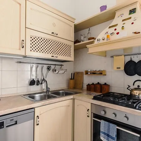 Bright Vatican Suite With Balcony, Garden View And Full Kitchen Daire Roma