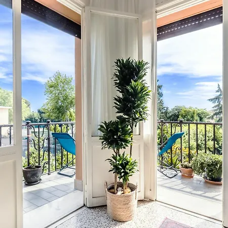 Bright Vatican Suite With Balcony, Garden View And Full Kitchen * Roma