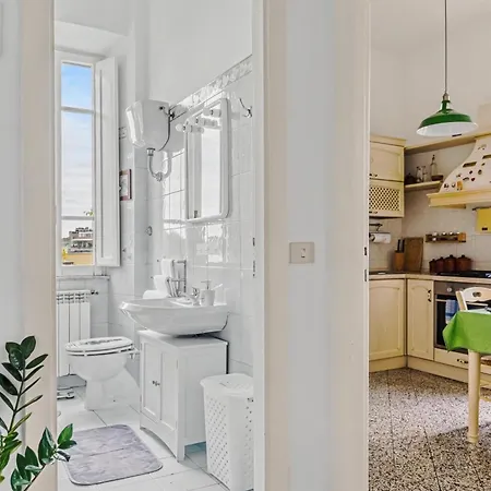 Vatican Oasis - Garden View Balcony & Full Kitchen Roma